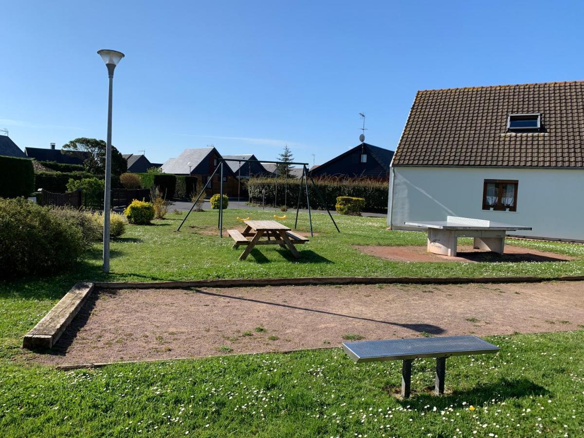 Chaleureux Chalet En Bord De Mer Merville-Franceville-Plage Exteriér fotografie
