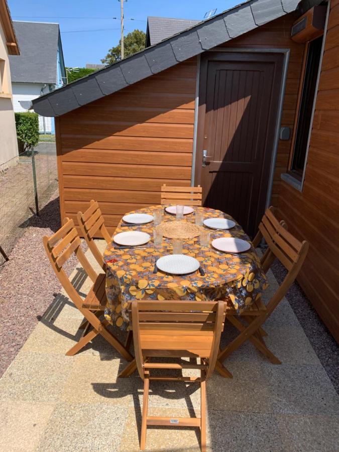 Chaleureux Chalet En Bord De Mer Merville-Franceville-Plage Exteriér fotografie